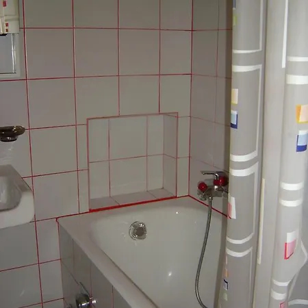 Tarcianne アパート グリモン